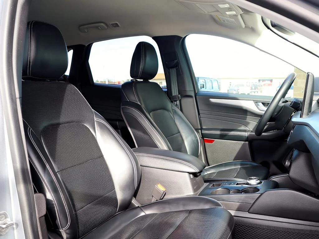 Used 2023 Iconic Silver Metallic Ford Platinum image 24