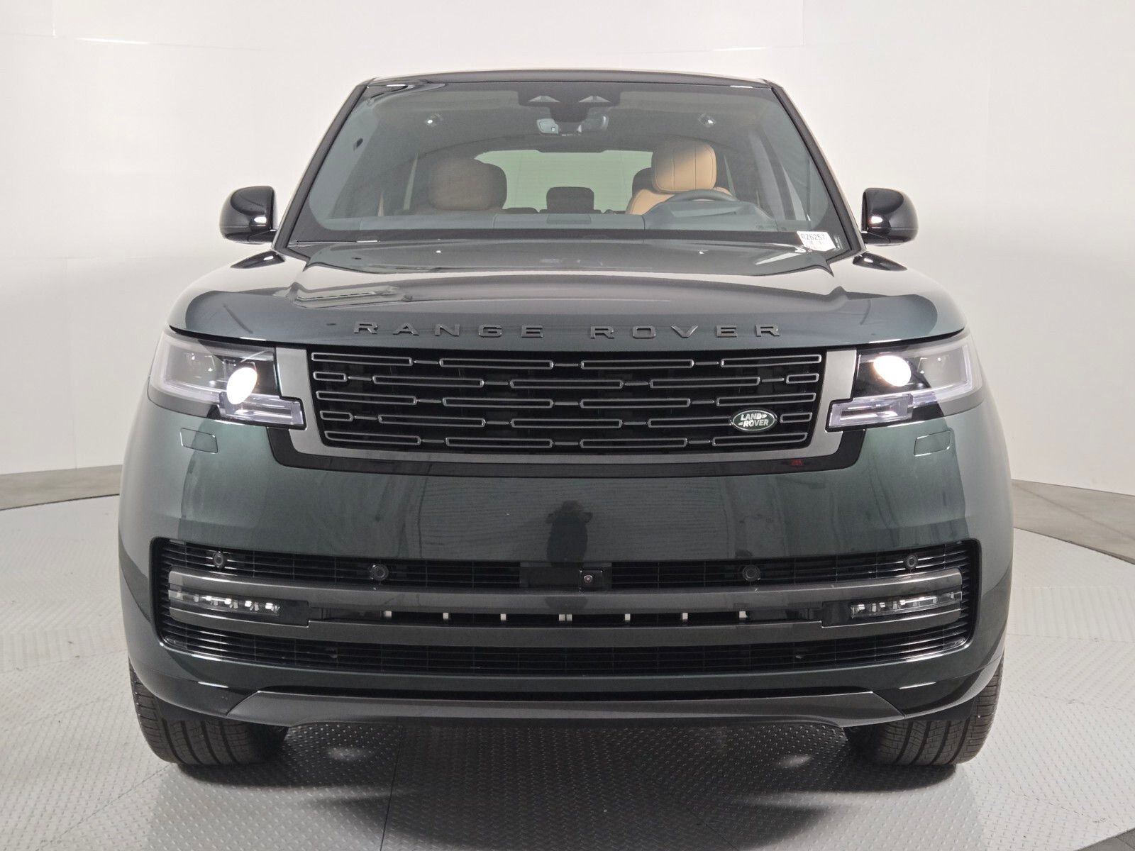 New 2026 Belgravia Green Land Rover SE image 8
