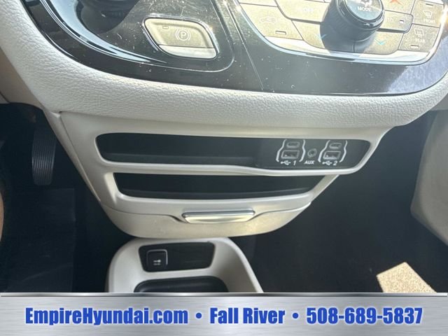 2023 Chrysler Pacifica Hybrid Touring L - Photo 26