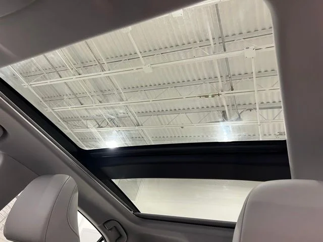 Used 2021  Toyota XLE image 19