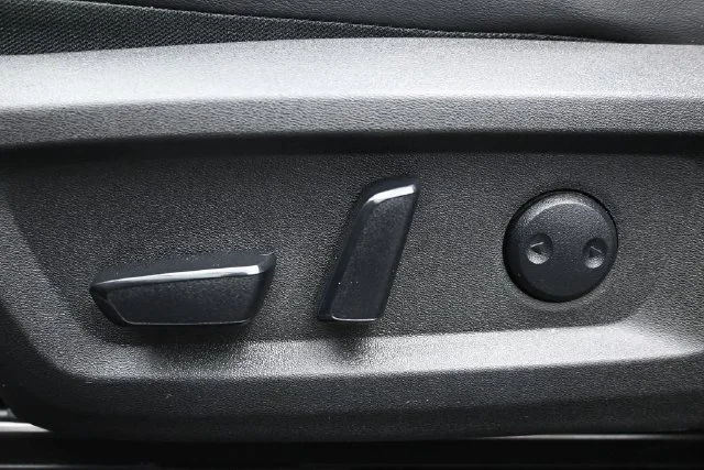 Used 2024 Gray Nissan Platinum image 8