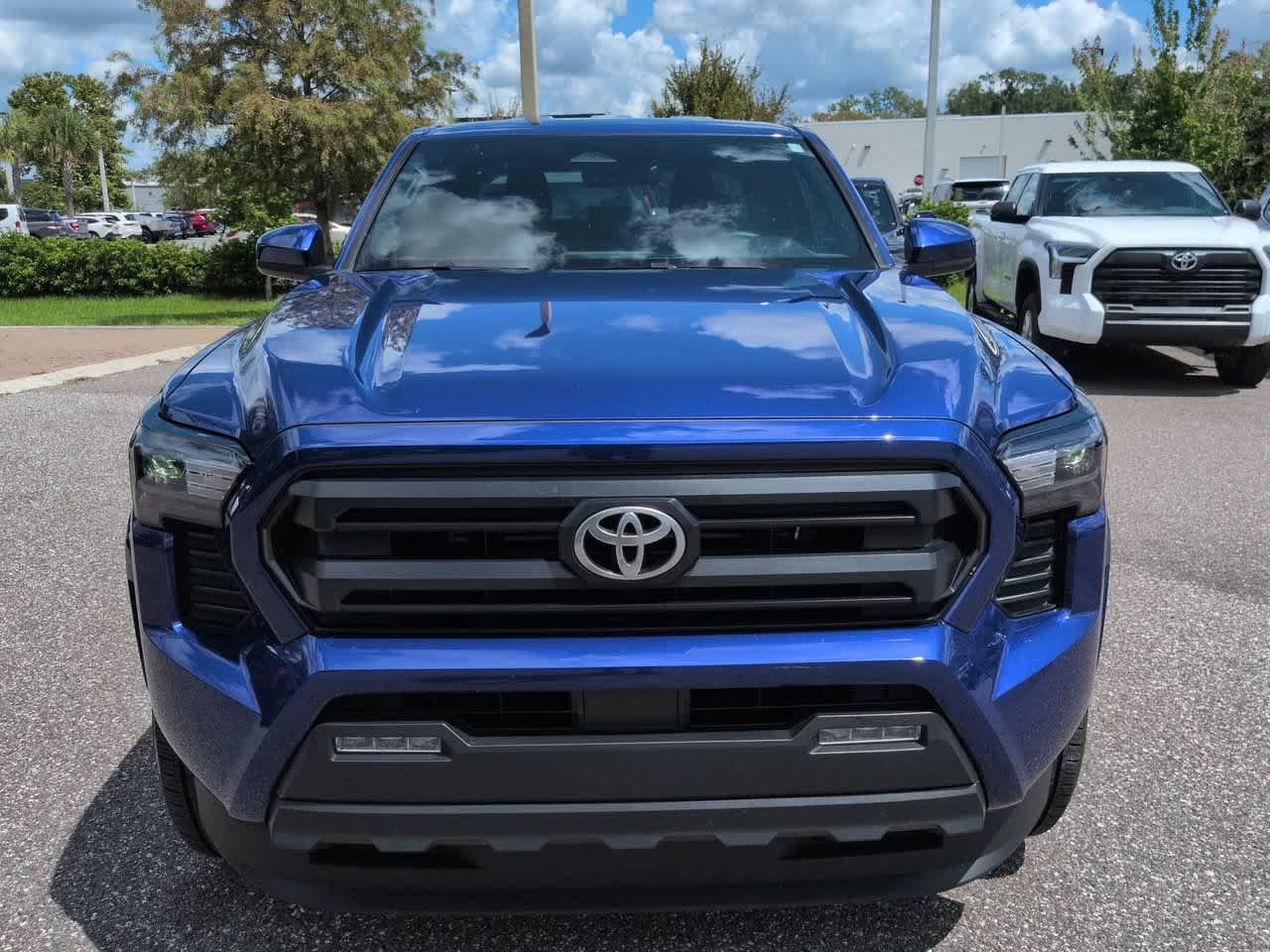 Used 2025 Blue Crush Metallic Toyota SR5 image 9