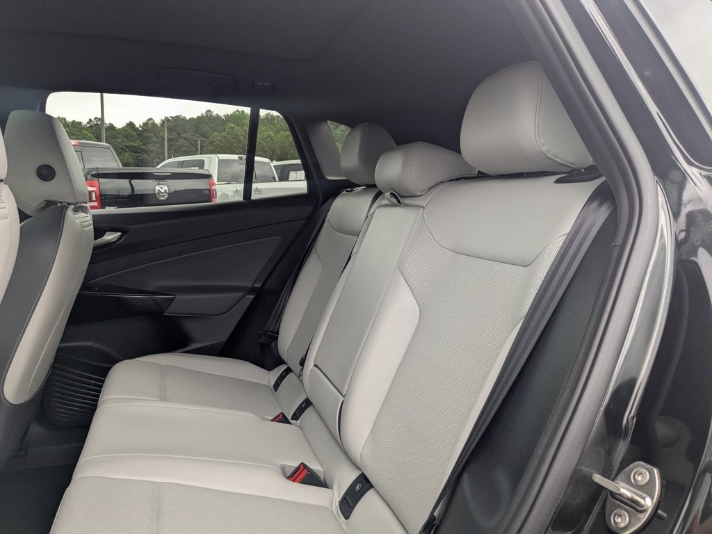 Used 2021  Volkswagen Pro S image 22