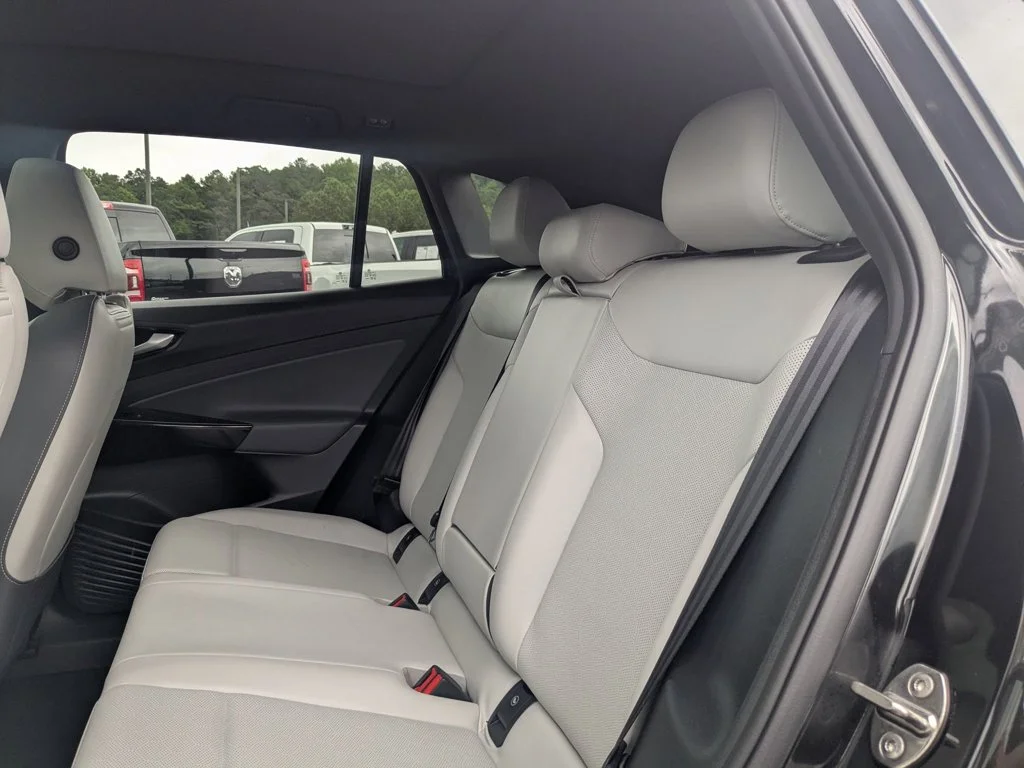 Used 2021  Volkswagen Pro S image 22
