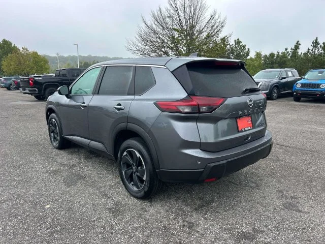 Used 2025 Gray Nissan SV image 6