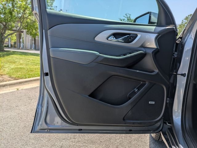 Used 2019 Gray Chevrolet 3LT image 12