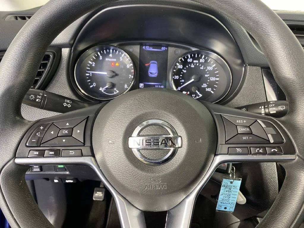 Used 2018 Caspian Blue Nissan S image 14