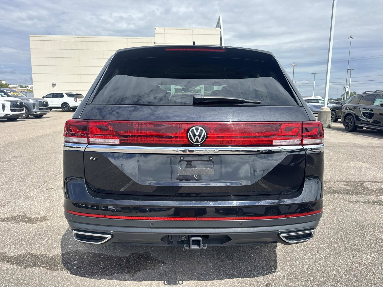 Used 2025 Gray Volkswagen 2.0T SE w/Technology image 6