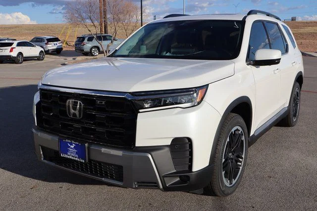 2026 Honda Pilot Touring Blackout AWD's photo