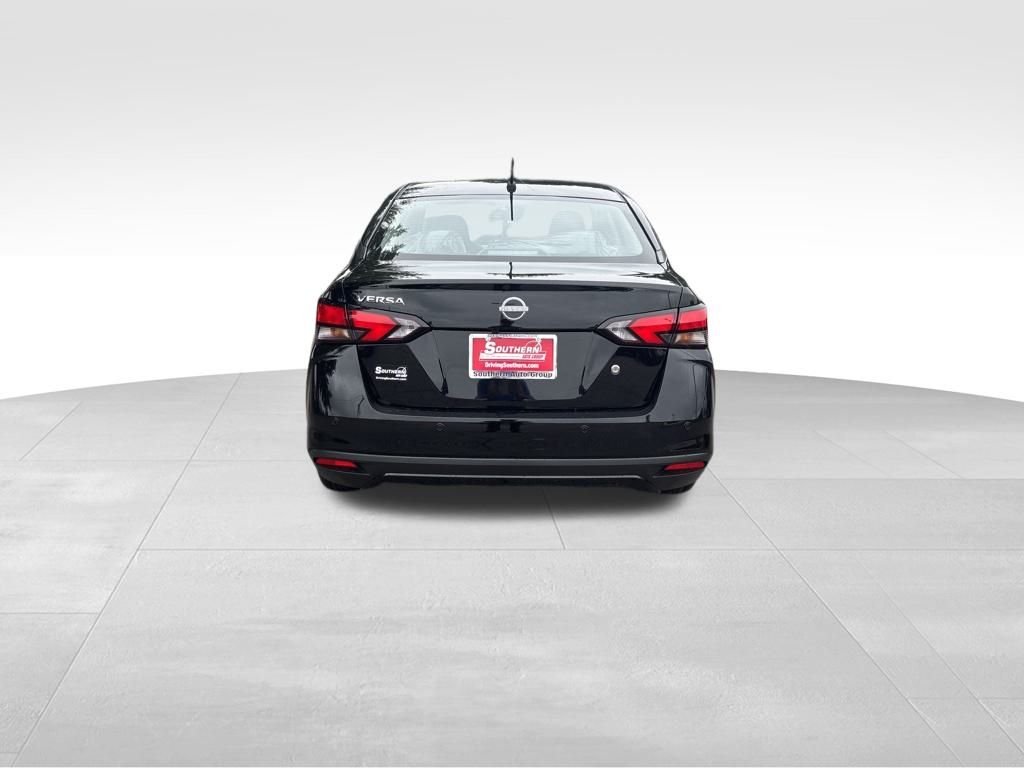 2025 Nissan Versa 1.6 S photo 2