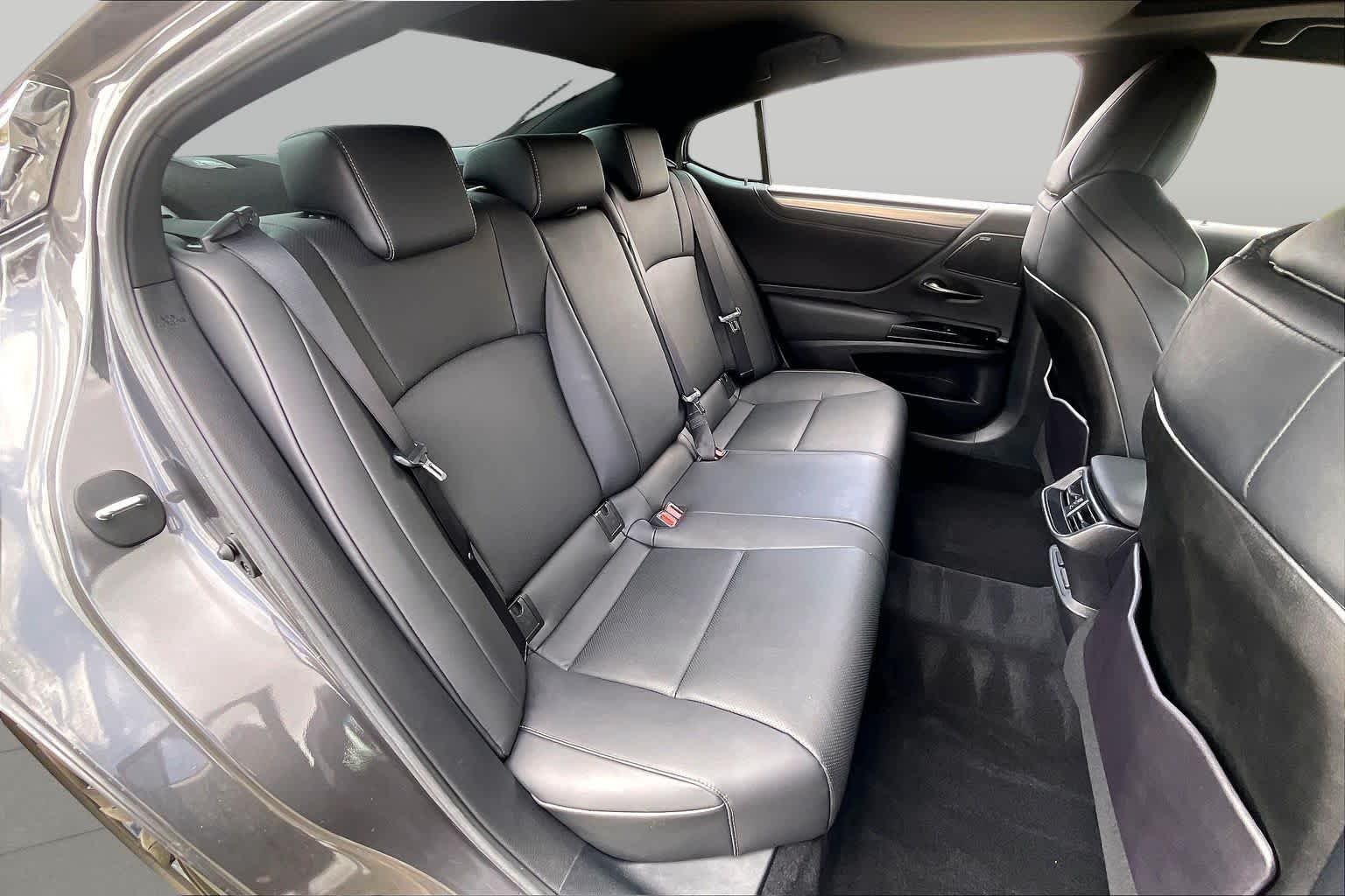Used 2023 Cloudburst Gray Lexus F SPORT Handling image 17