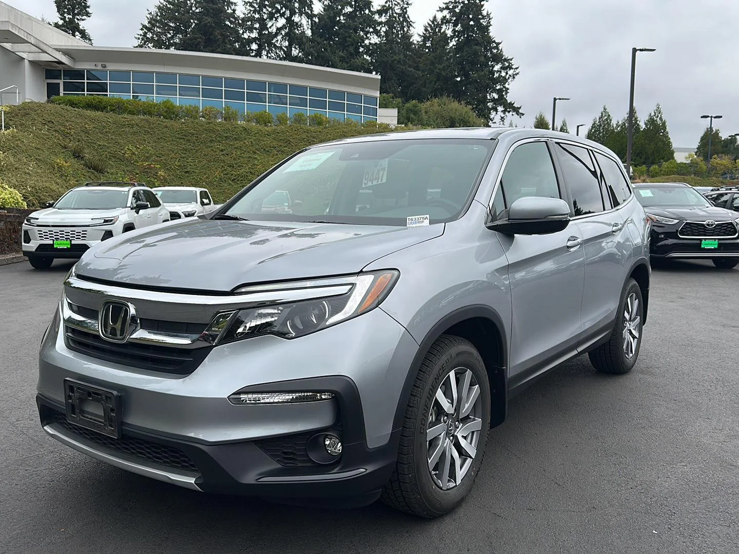 Used 2019 Lunar Silver Metallic Honda EX image 1