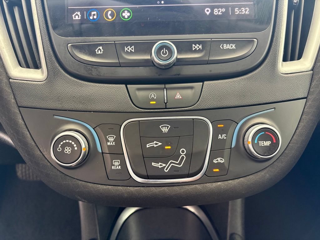 Used 2021 SUMMIT WHITE Chevrolet RS image 9