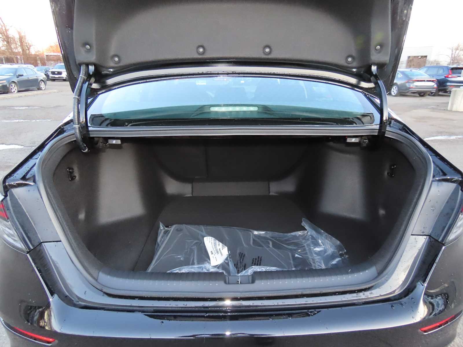 New 2026 Crystal Black Pearl Honda SE image 9