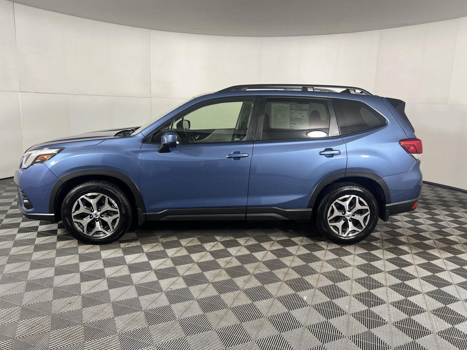 Used 2024 Horizon Blue Pearl Subaru Premium image 16