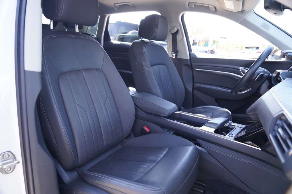 Used 2021  Audi Premium Plus image 26