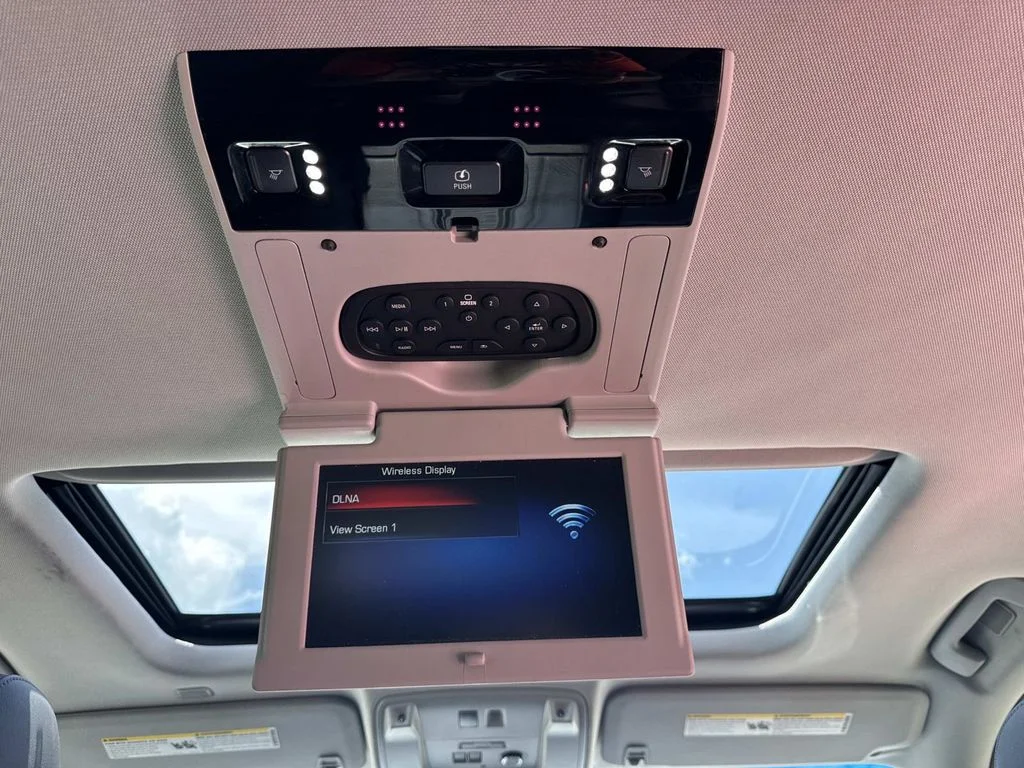 Used 2019 Gray Cadillac Luxury image 28