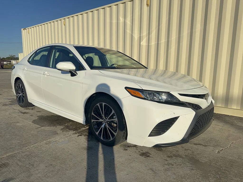 Used 2019 Super White Toyota SE image 1