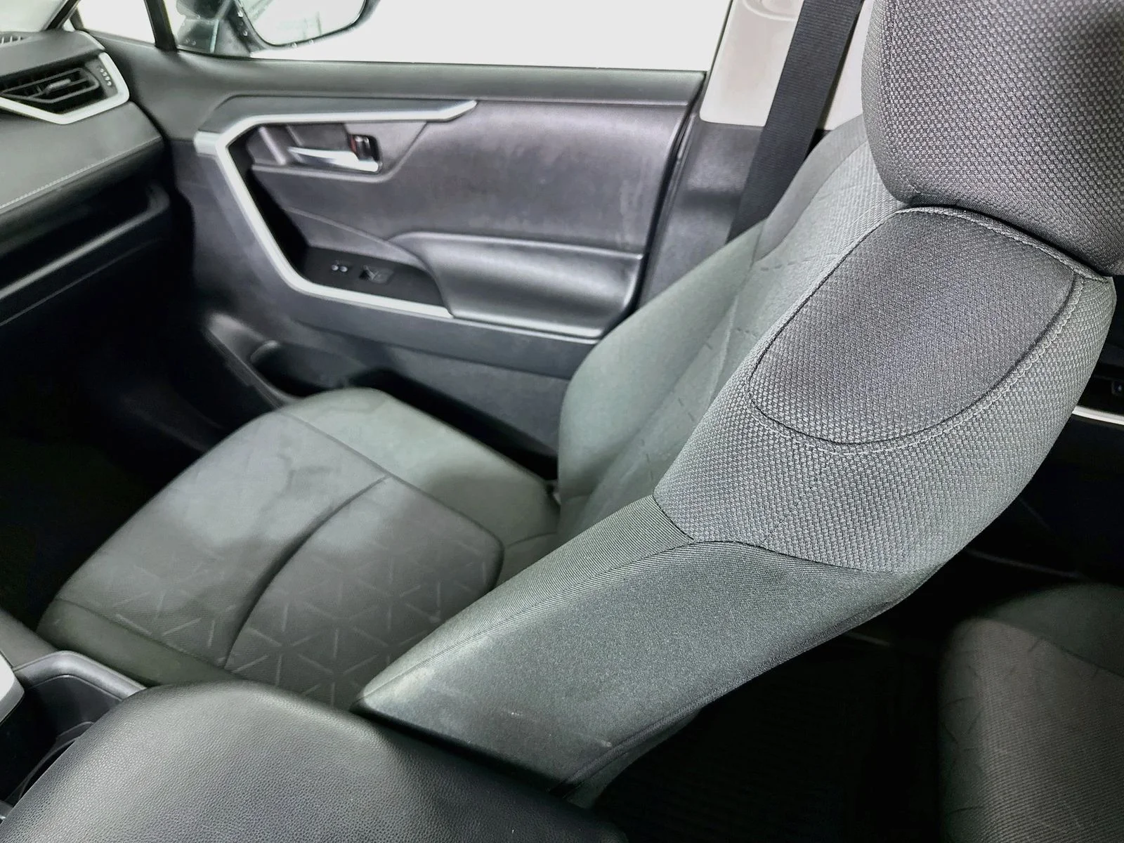 Certified Used 2024 White Toyota XLE image 22