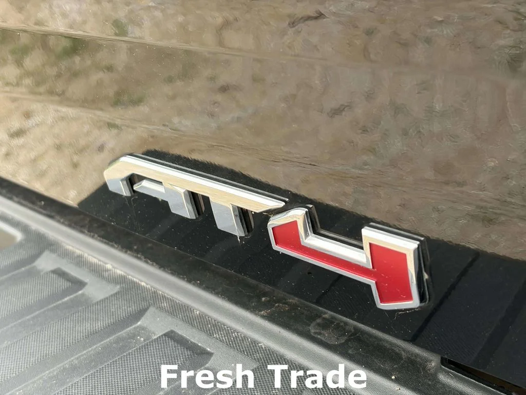 Used 2021 Onyx Black GMC AT4 w/Leather image 7