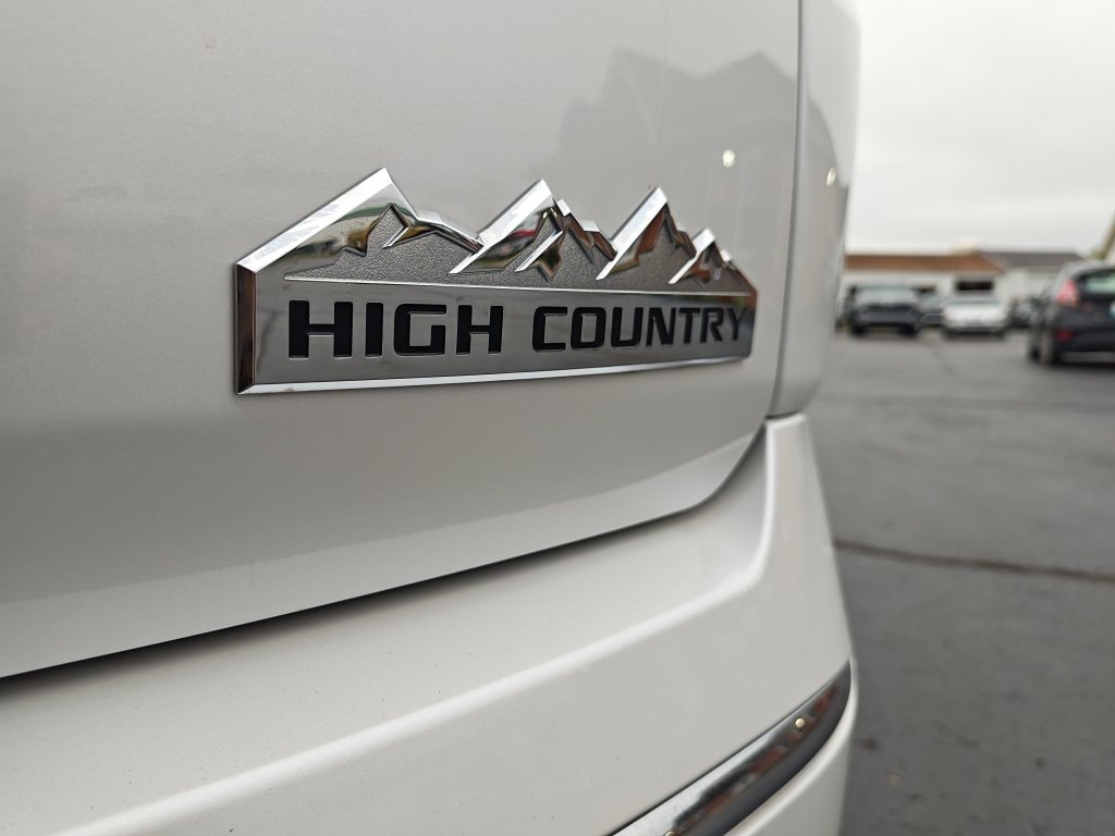 Used 2019 White Chevrolet High Country image 28