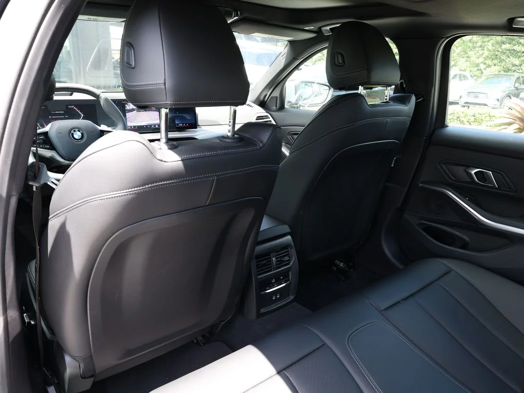 2026 BMW 3 Series 330i - Photo 20