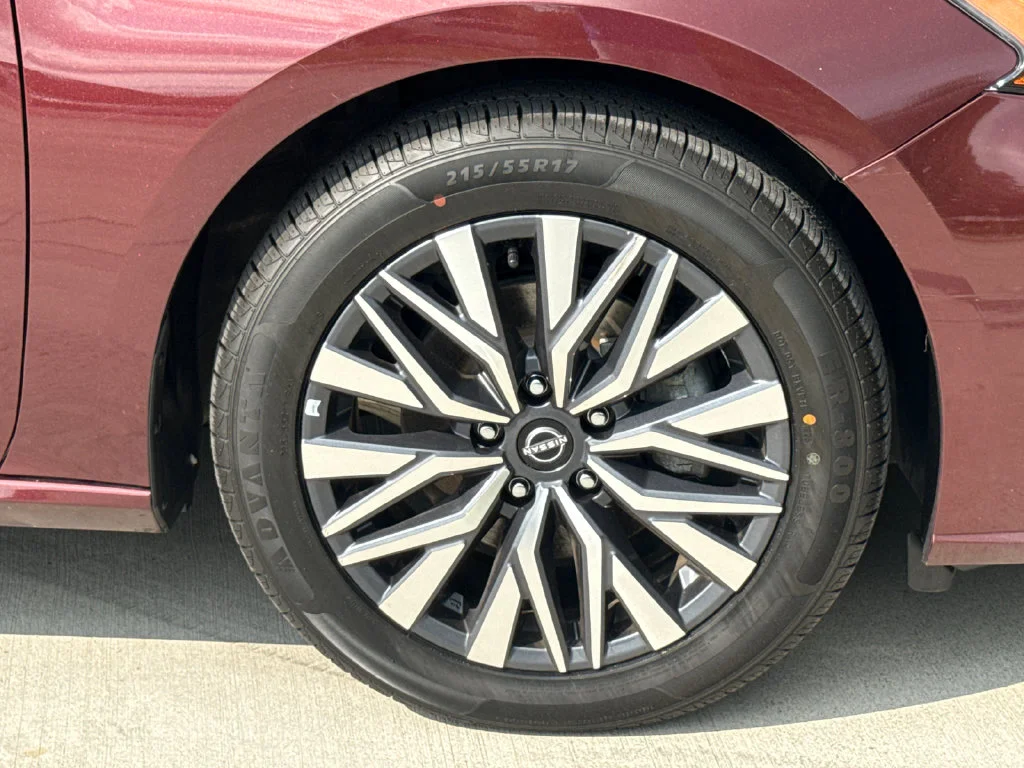 Used 2024 Garnet Pearl Nissan 2.5 SV image 11