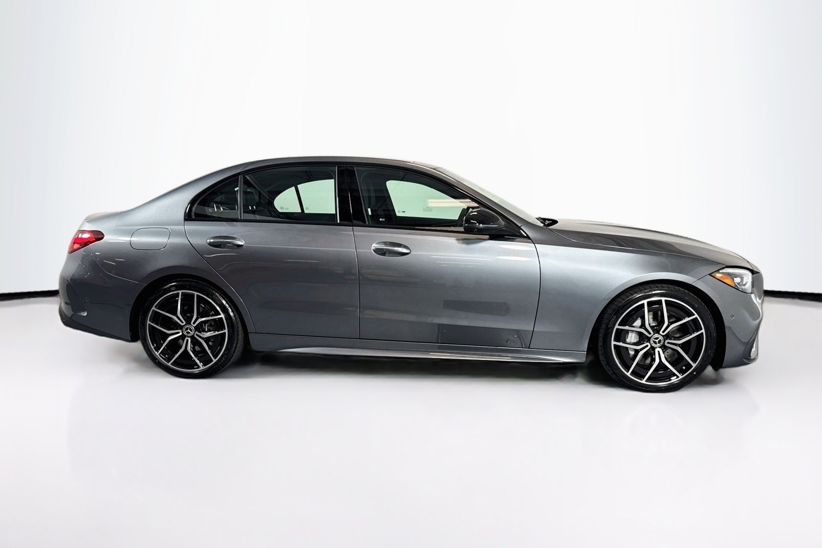 New 2026 Selenite Grey Metallic Mercedes-Benz C 300 image 4