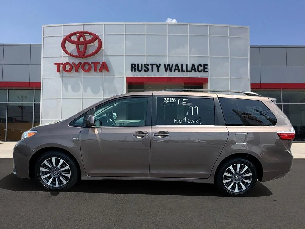 2018 Toyota Sienna LE