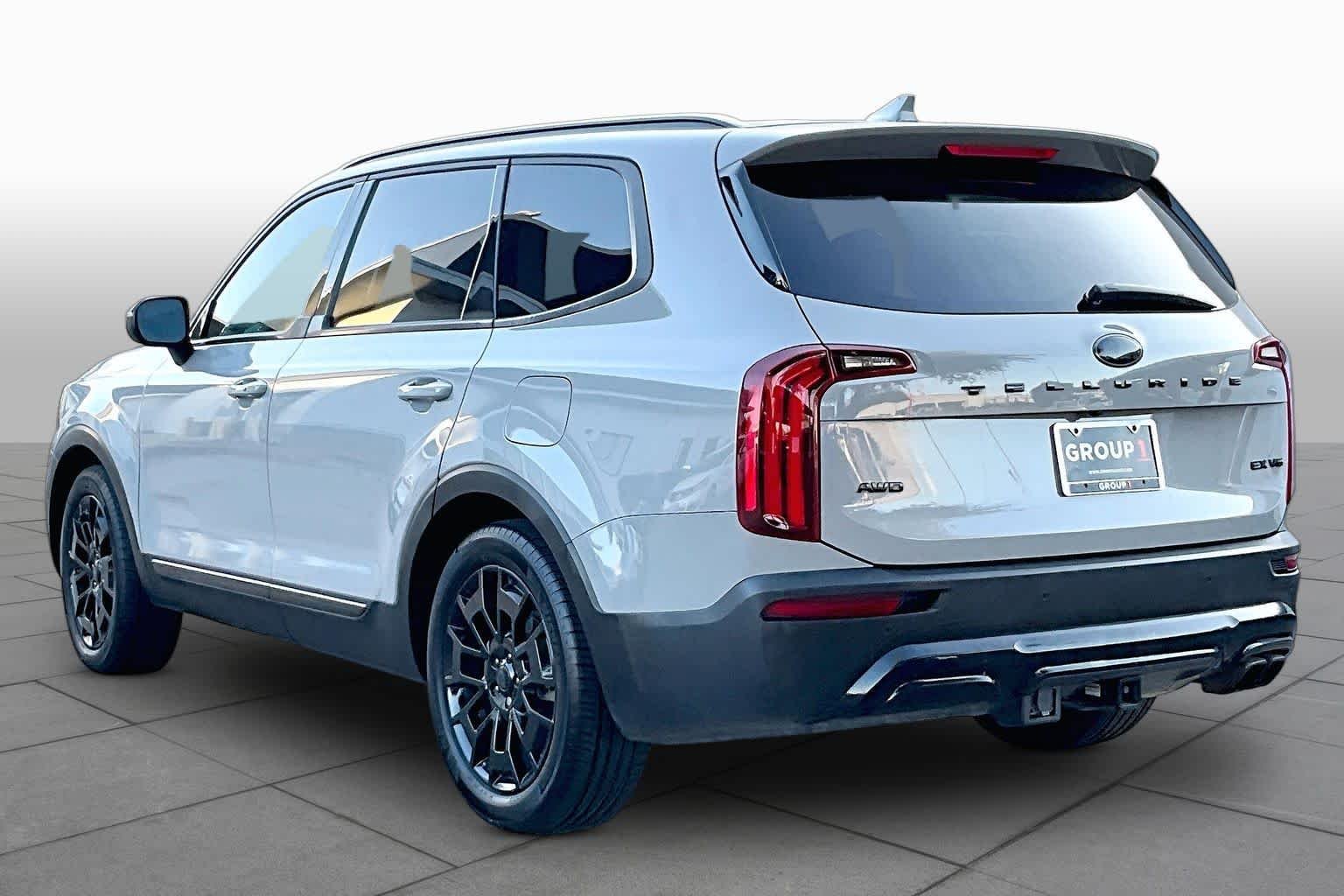 Used 2021 Wolf Gray Kia EX image 12
