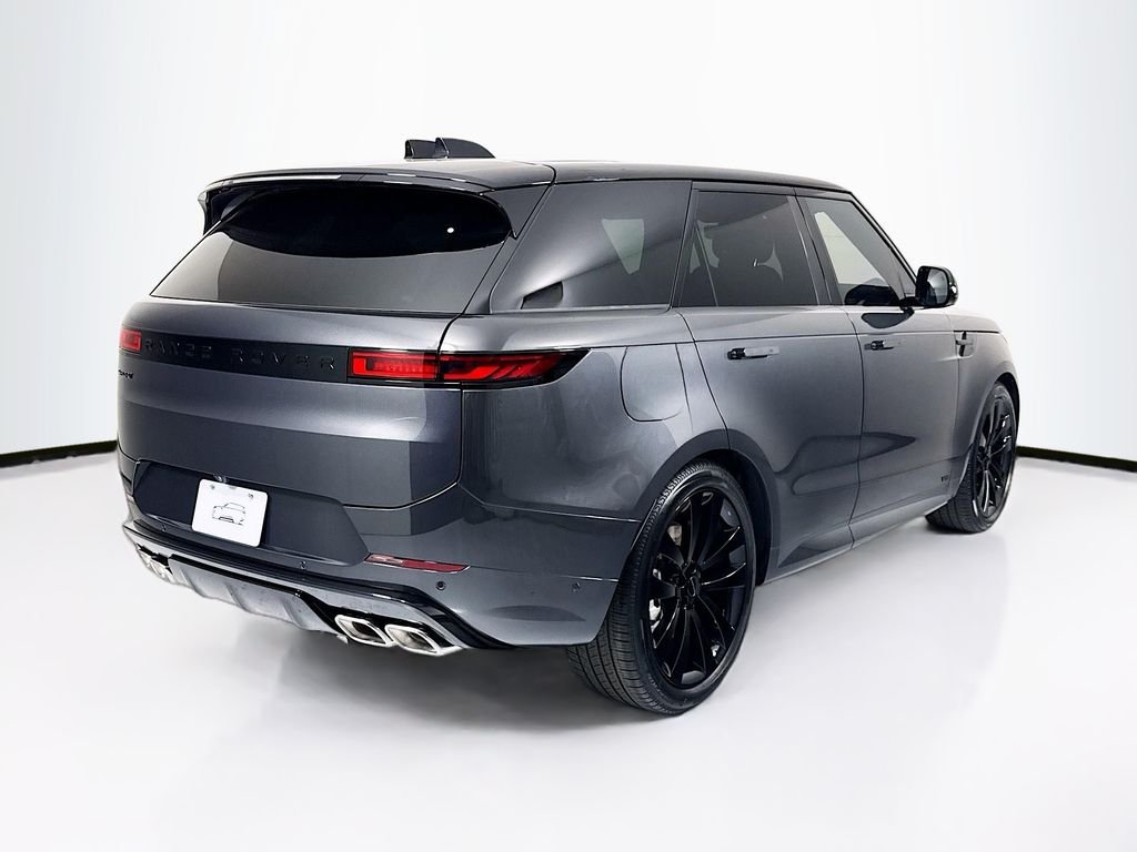 New 2026 Carpathian Grey Land Rover Dynamic SE image 5