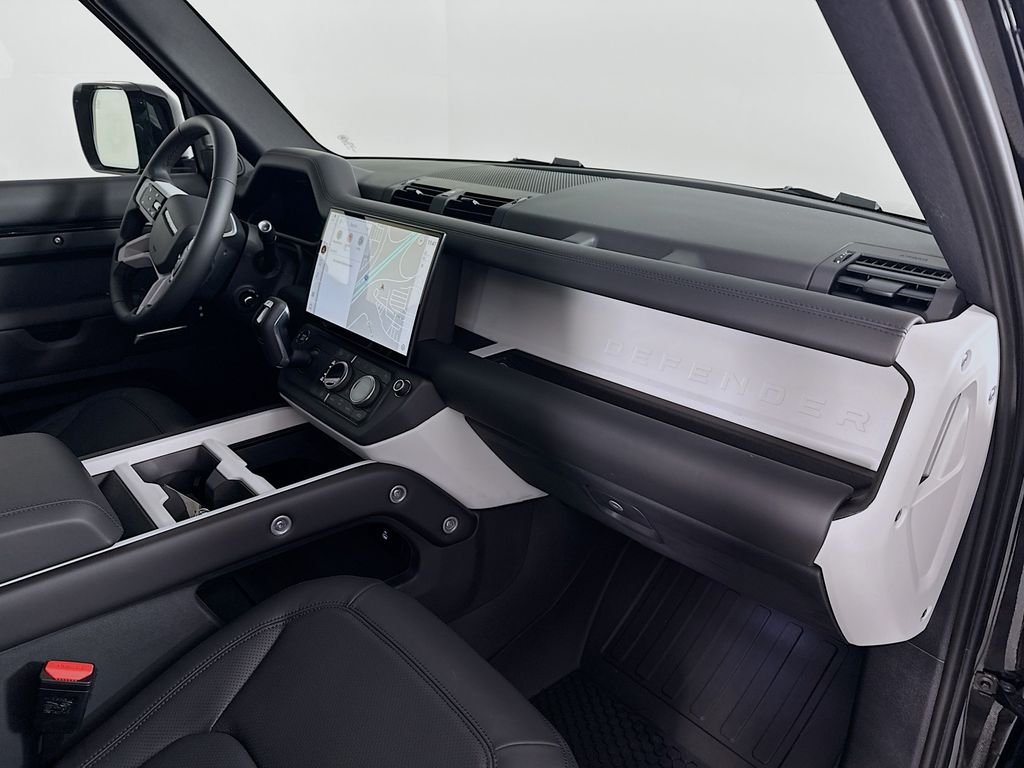 New 2026 Santorini Black Land Rover X-Dynamic SE image 28