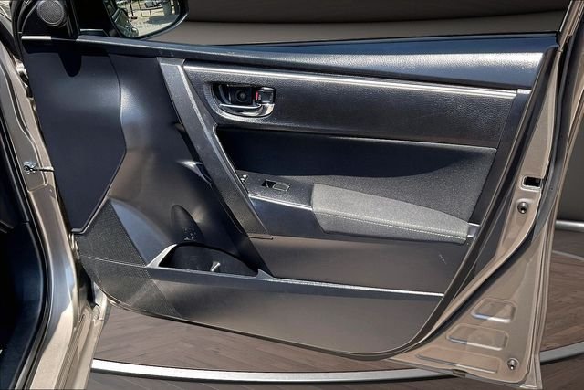 Used 2018 Gray Toyota LE image 22