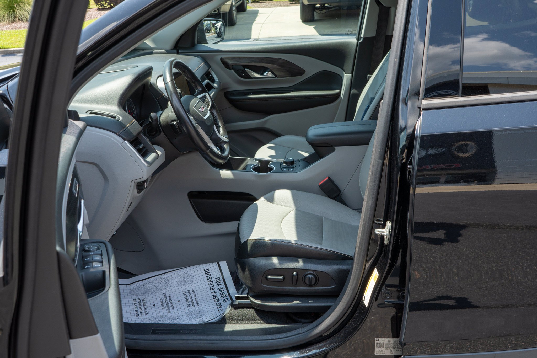 Used 2020 Ebony Twilight Metallic GMC SLT image 30