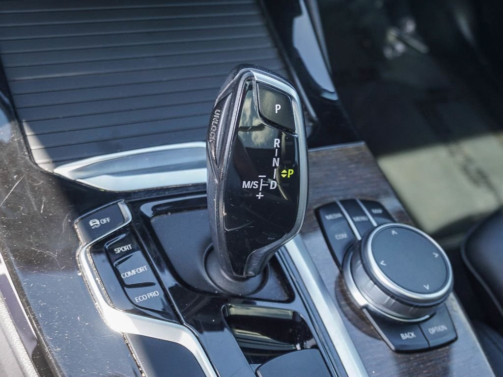 Used 2019 White BMW sDrive30i image 22