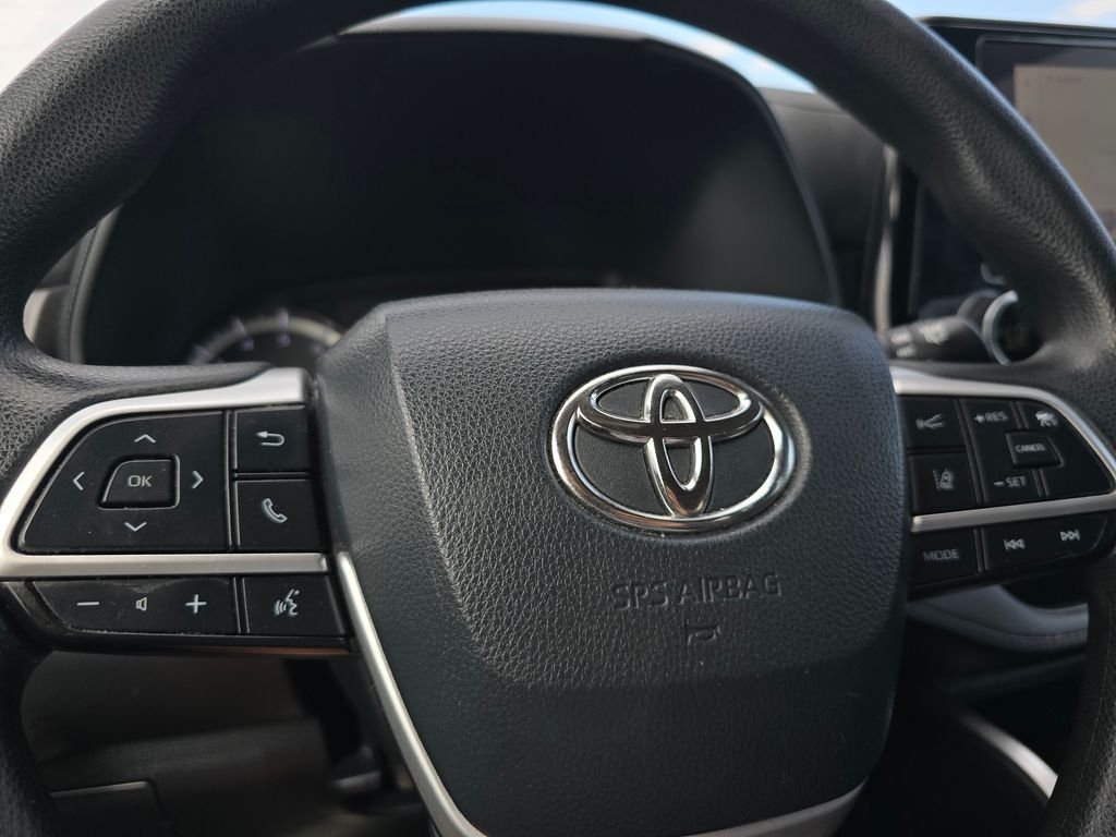 Used 2023 Gray Toyota L image 22