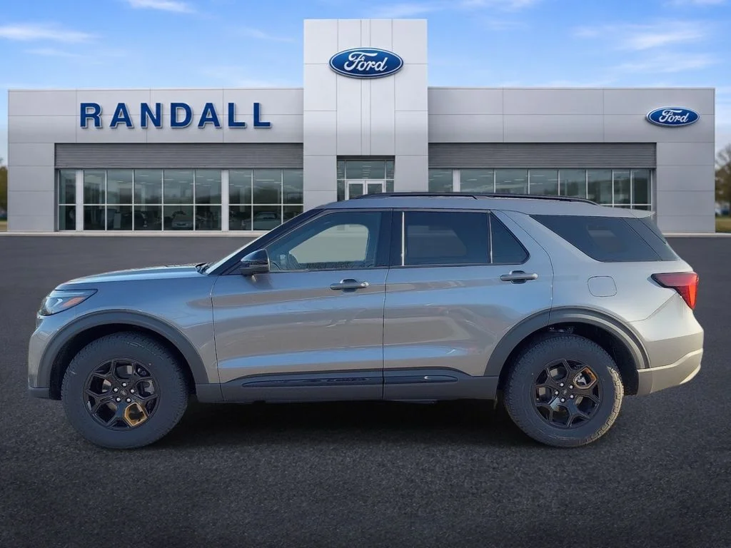 New 2026 Carbonized Gray Metallic Ford Tremor® image 3