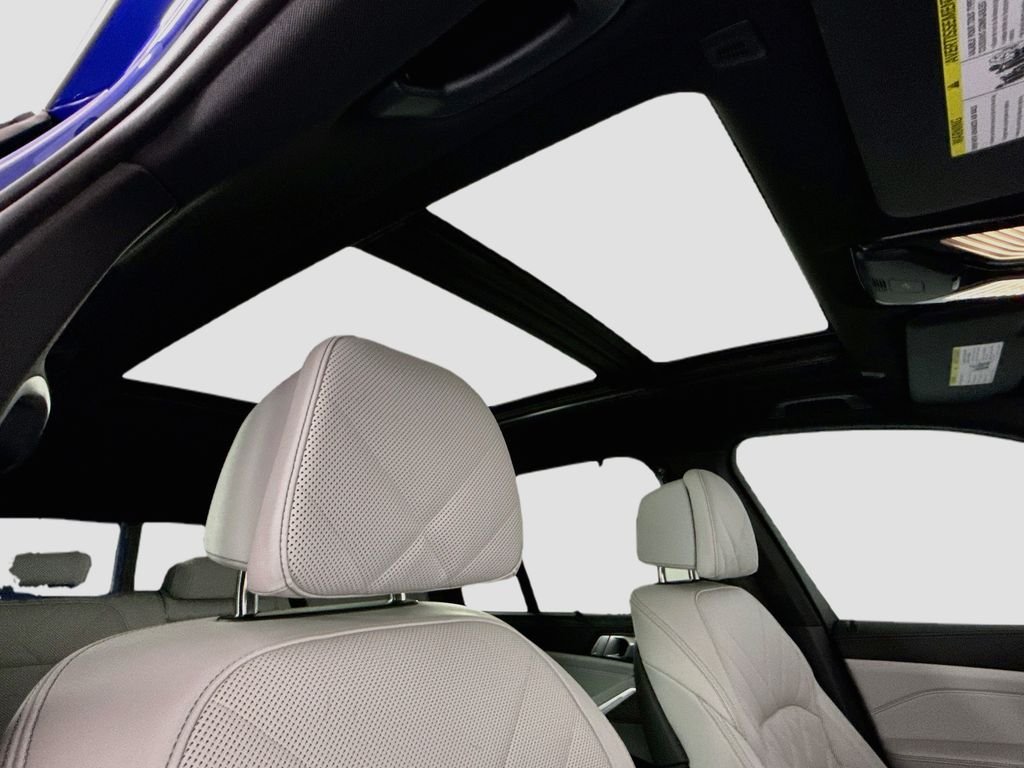 Used 2025 Blue Metallic BMW M60i image 19