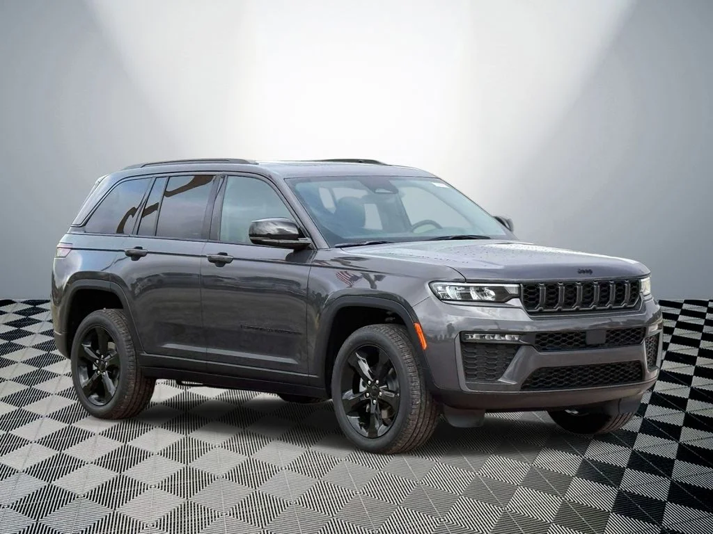 New 2026 Baltic Gray Metallic Clear-Coat Exterior Paint Jeep Limited image 4