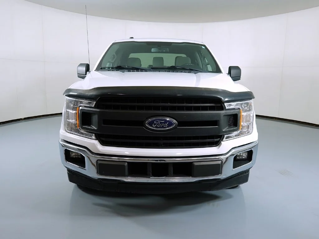 Used 2018 White Ford XL image 3