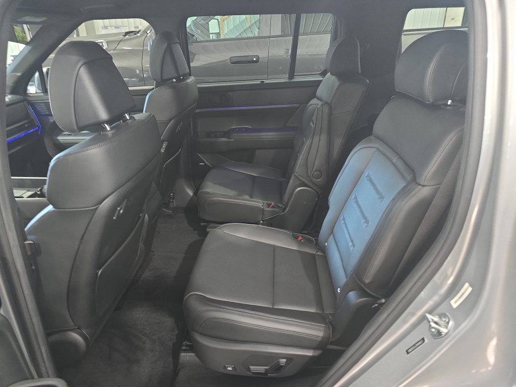 Used 2024 Silver Hyundai Calligraphy image 14