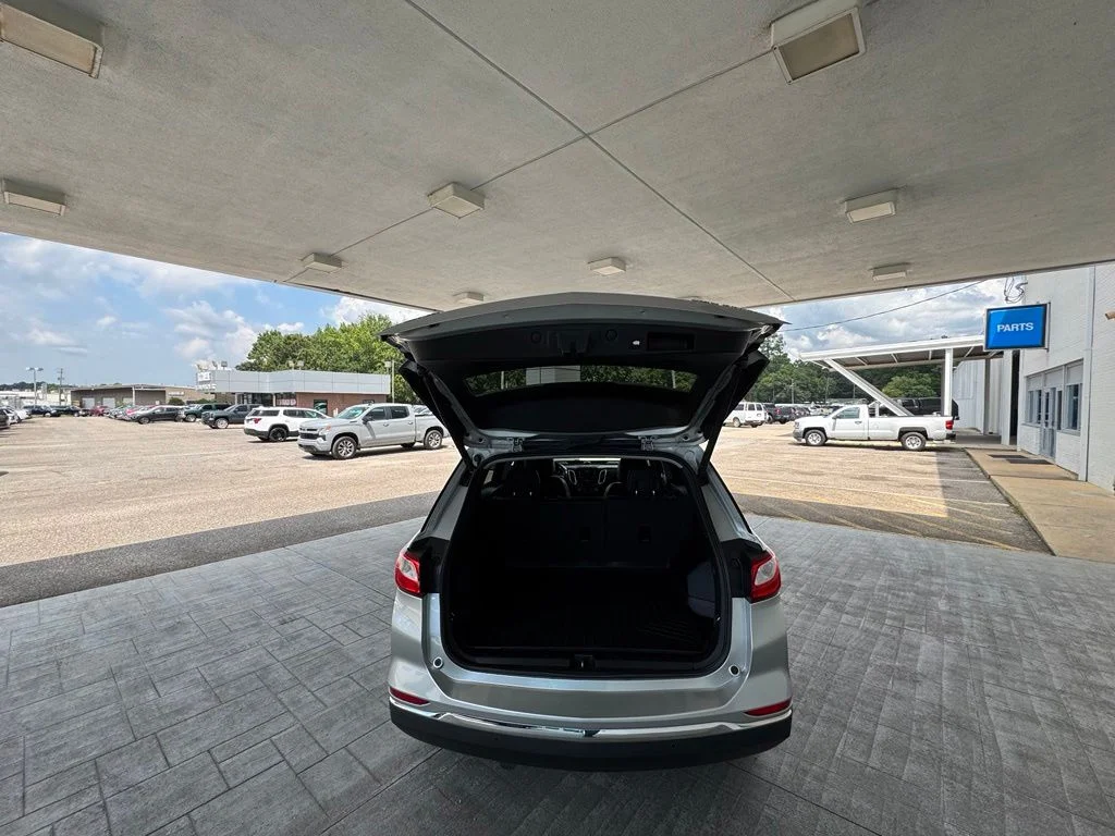 Used 2020 Silver Chevrolet Premier image 9