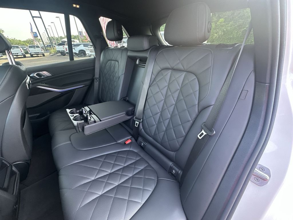 Used 2026 Black BMW sDrive40i image 28