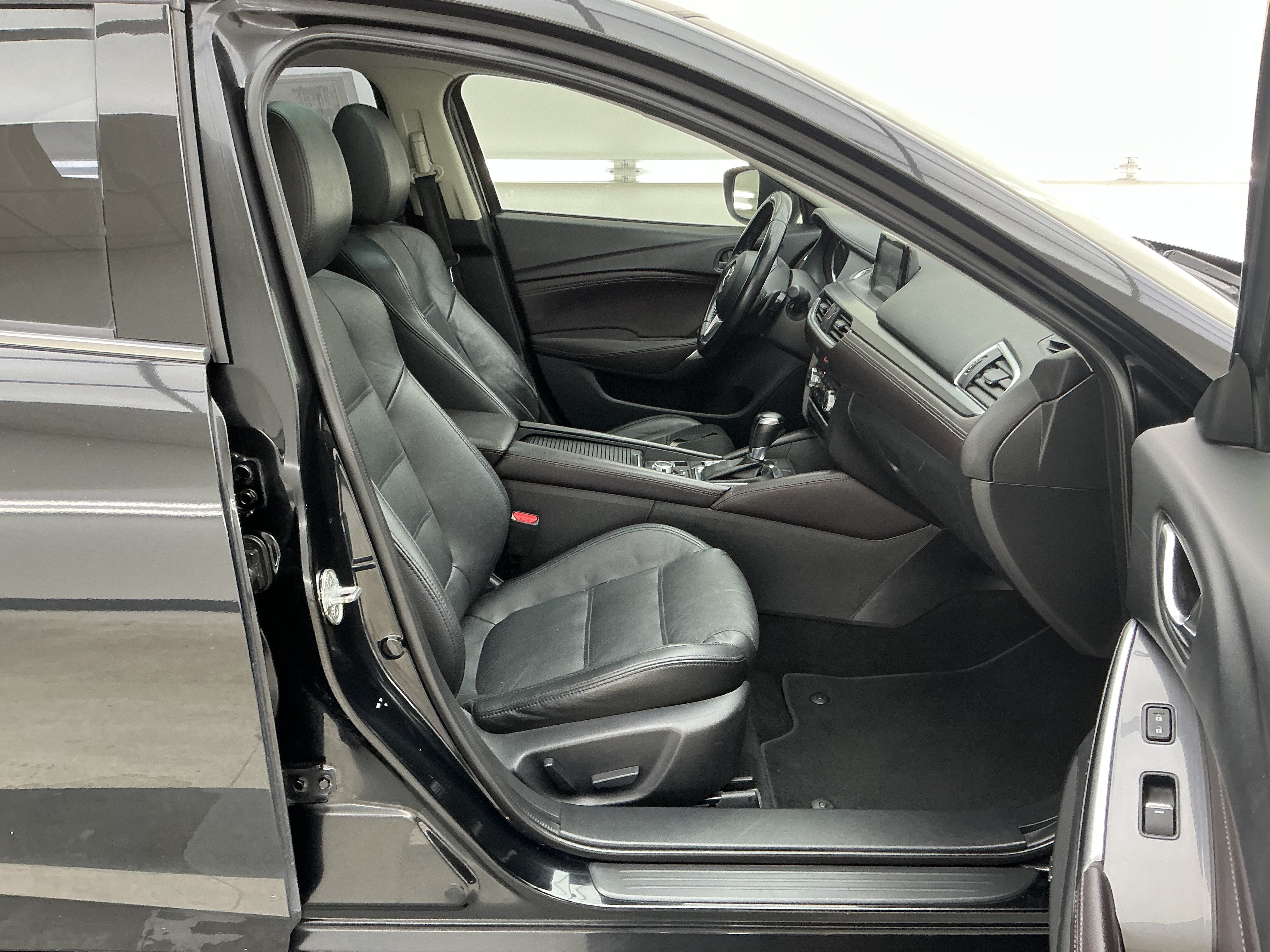 Used 2016 Jet Black Mica Mazda i Grand Touring image 26