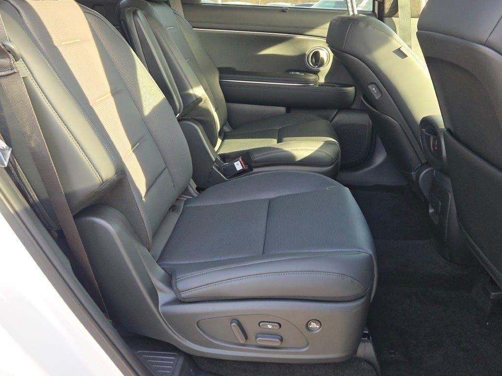 New 2026 White Hyundai Calligraphy AWD image 10