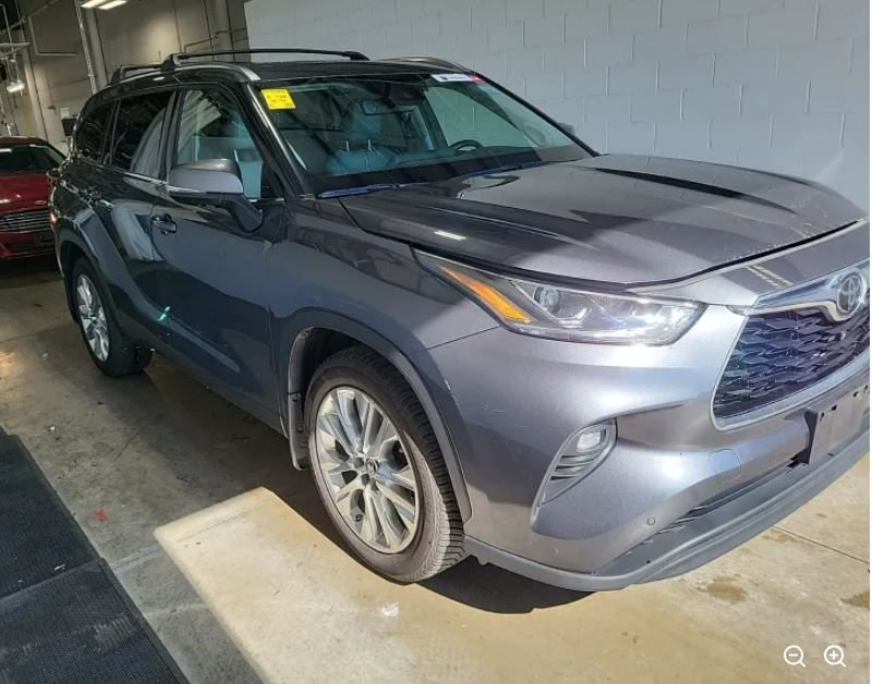 Used 2021 Gray Toyota Limited image 4