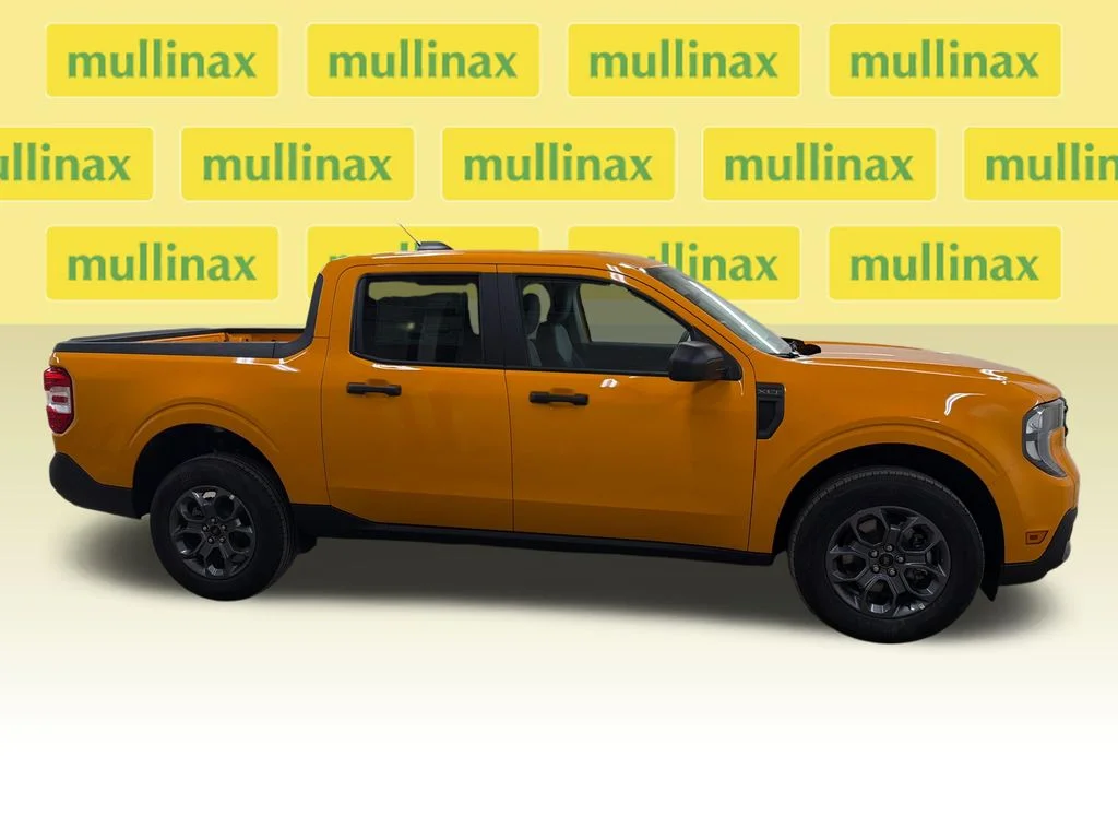 New 2026 Orange Ford XLT image 2