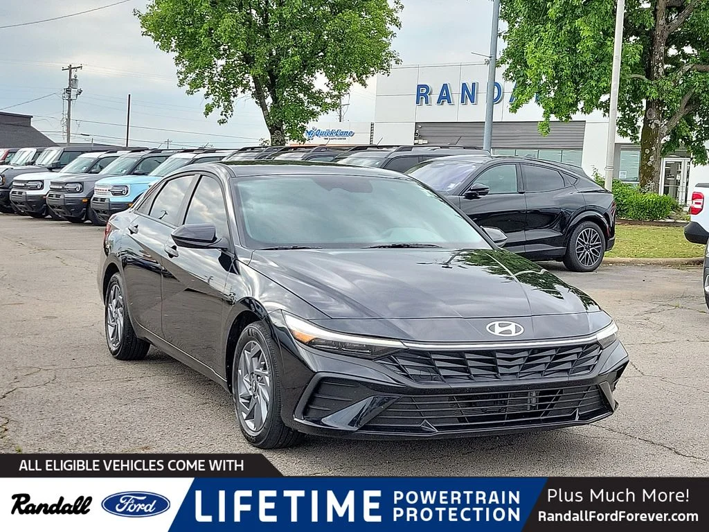 2025 Hyundai Elantra 1.6 HEV Blue's photo