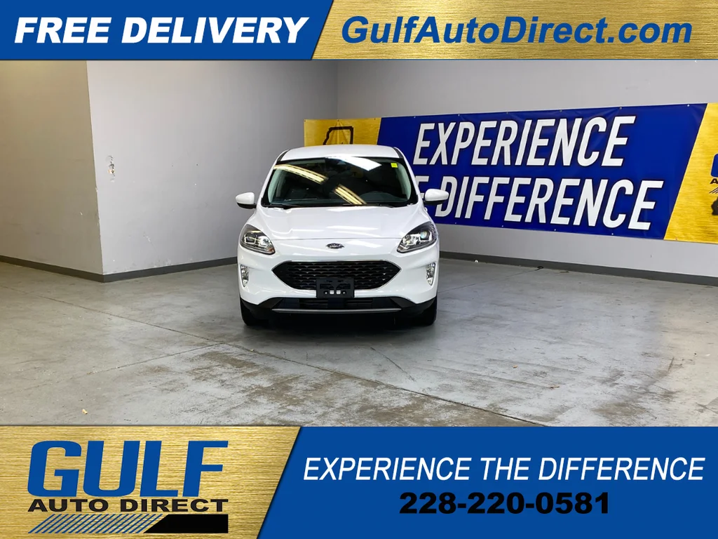 Used 2022 White Ford SEL image 3