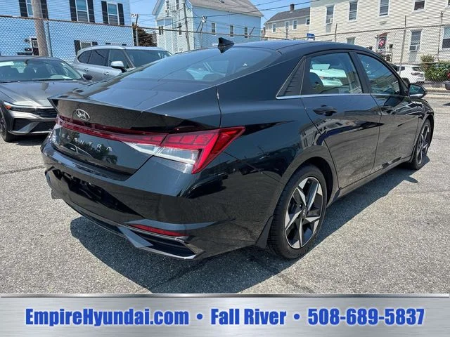 Used 2022 Black Hyundai SEL image 5